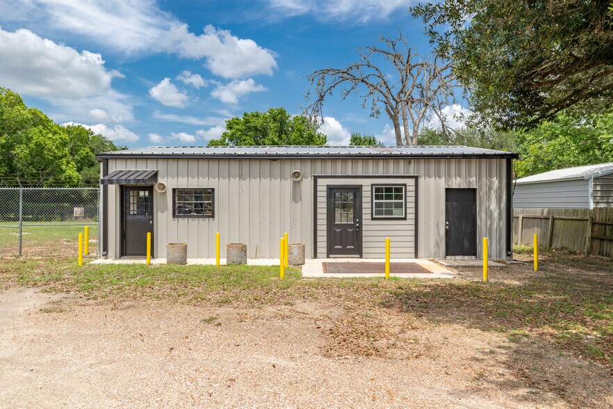 530 Seydler st, Gonzales, TX à vendre - Photo de l’immeuble – Image 1 sur 25