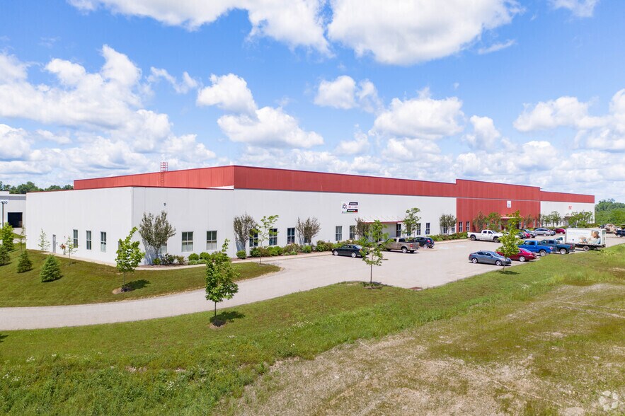 400 Crown Ct, Oakdale, PA à louer - Photo de l’immeuble – Image 2 sur 8