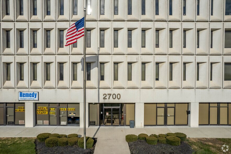 2700 E Dublin Granville Rd, Columbus, OH à louer - Photo de l’immeuble – Image 2 sur 11