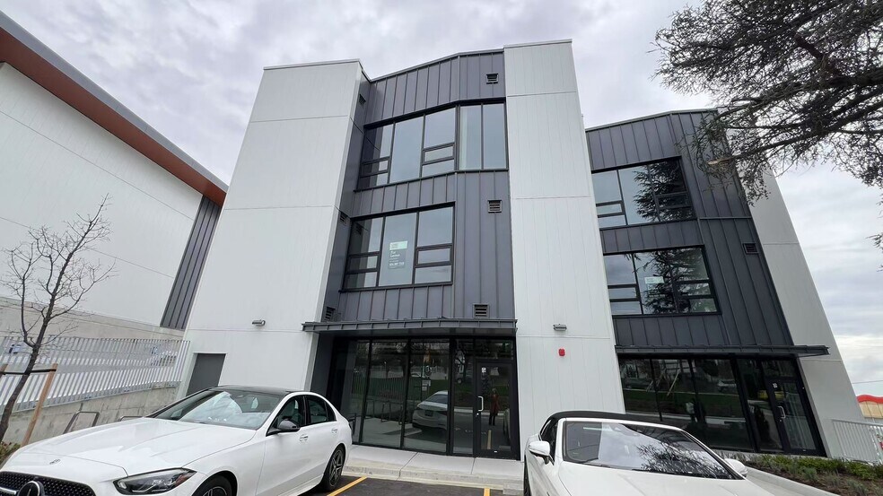 8210-8220 Ross St, Vancouver, BC à louer - Photo de l’immeuble – Image 2 sur 3