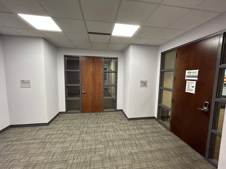 2417 Atrium Dr, Raleigh, NC à louer - Photo intérieure – Image 2 sur 7