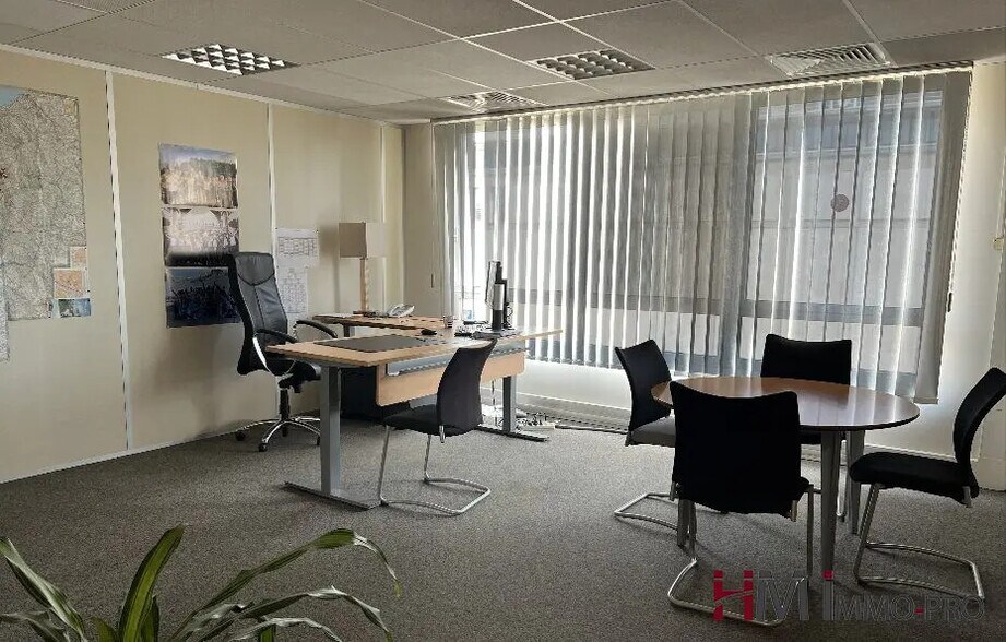 Bureau dans Rouen à louer - Photo de l’immeuble – Image 1 sur 6