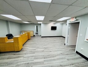 15995 S Huron River Dr, Romulus, MI à louer Photo intérieure– Image 2 sur 2