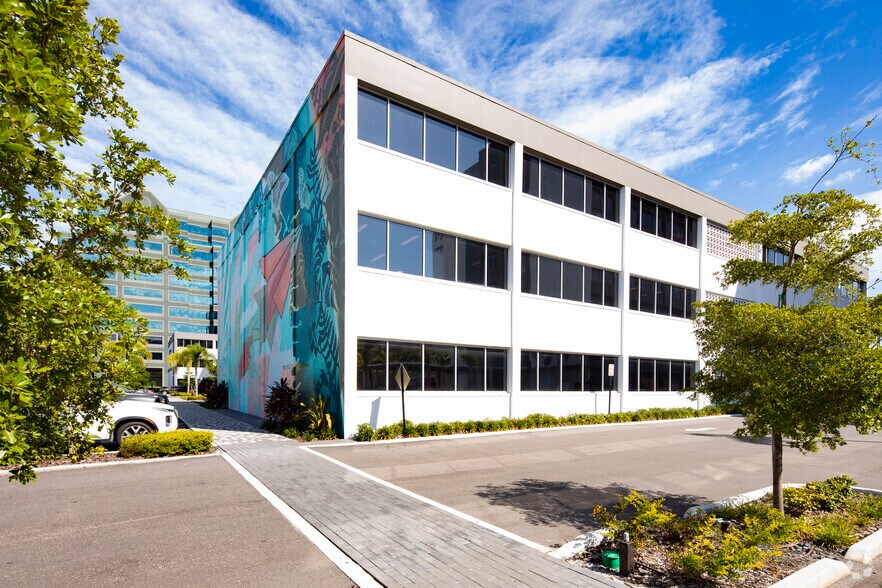 1311 N Westshore Blvd, Tampa, FL à louer - Photo de l’immeuble – Image 2 sur 11