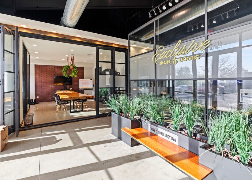 16215 University Oak, San Antonio, TX à louer - Photo de l’immeuble – Image 3 sur 9