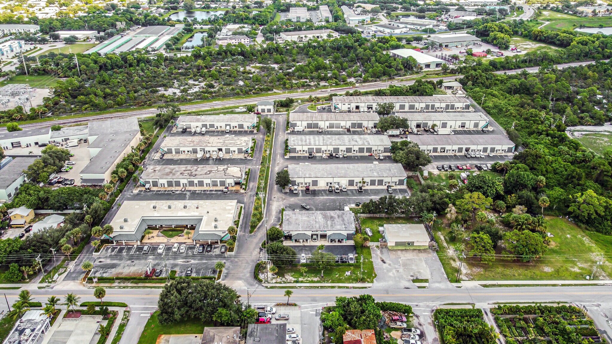 895 NE Dixie Hwy, Jensen Beach, FL à louer Photo de l’immeuble– Image 1 sur 22