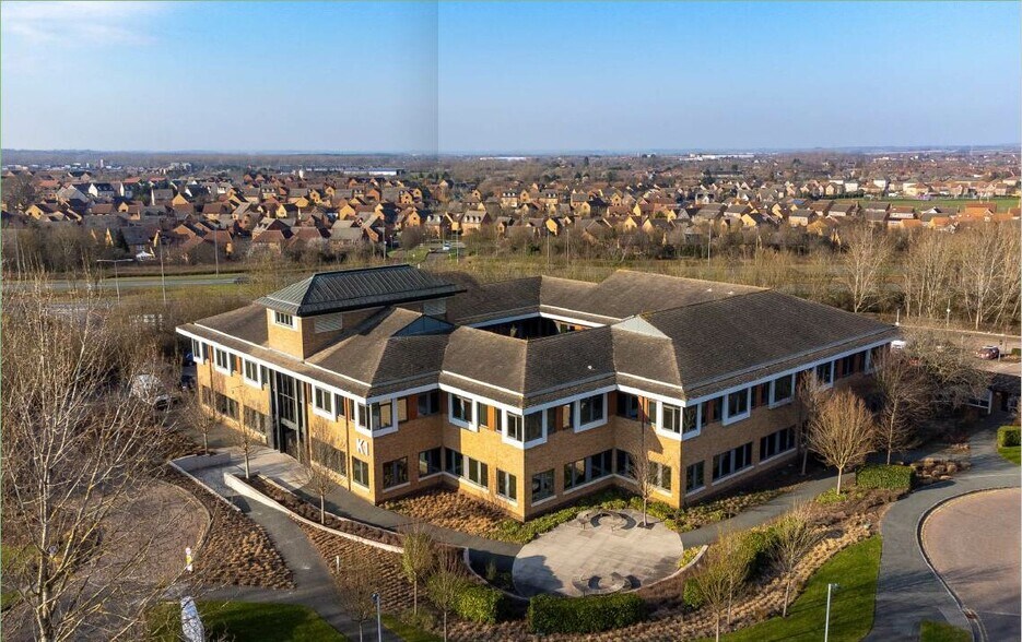 Timbold Dr, Milton Keynes à louer - Photo de l’immeuble – Image 3 sur 4