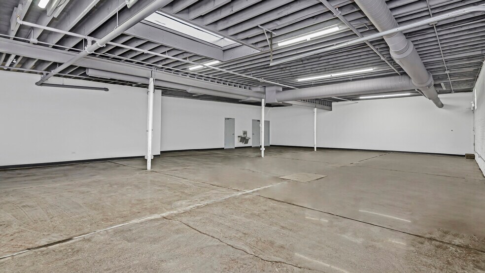4256 W Diversey Ave, Chicago, IL à louer - Photo intérieure – Image 2 sur 18