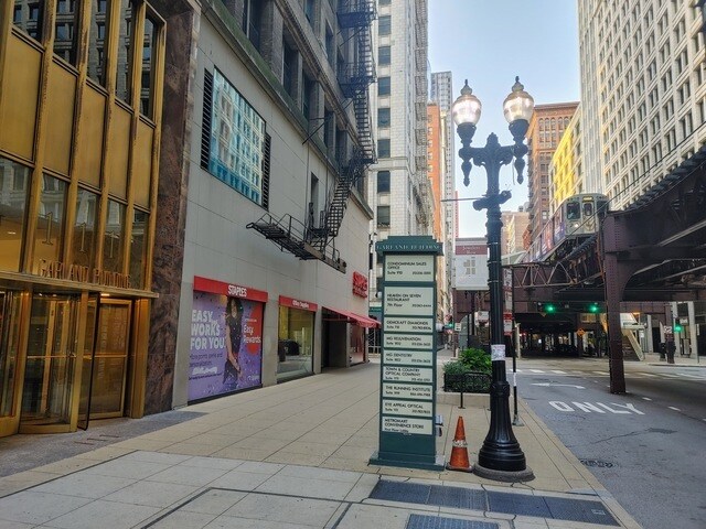 111 N Wabash Ave, Chicago, IL à louer Photo de l’immeuble– Image 1 sur 22