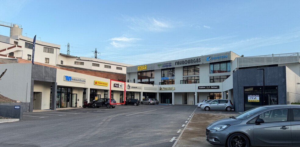 975 Chemin Des Plantades, La Garde à louer - Photo de l’immeuble – Image 3 sur 4