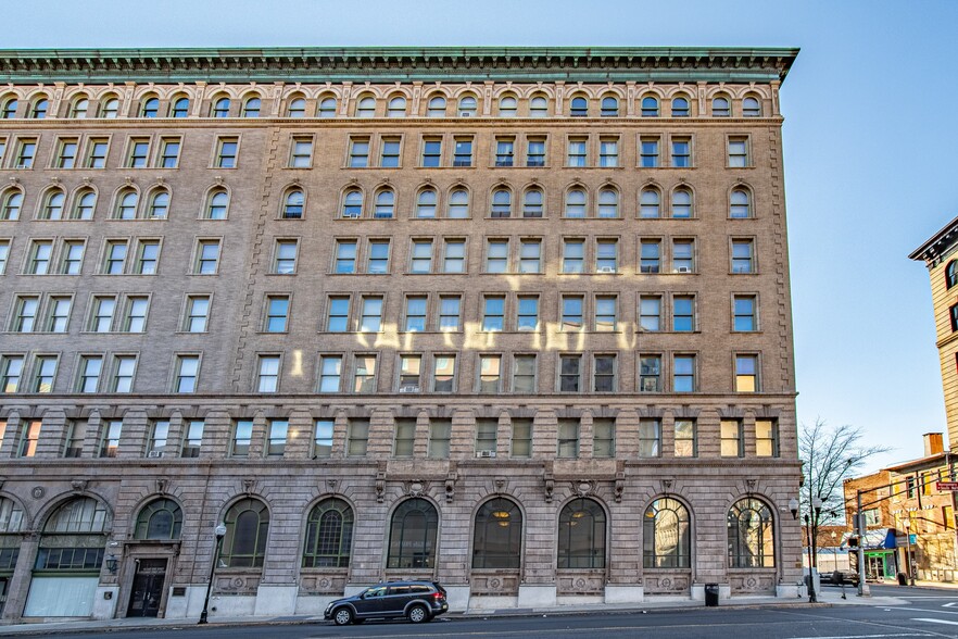143 E State St, Trenton, NJ à louer - Photo de l’immeuble – Image 1 sur 4