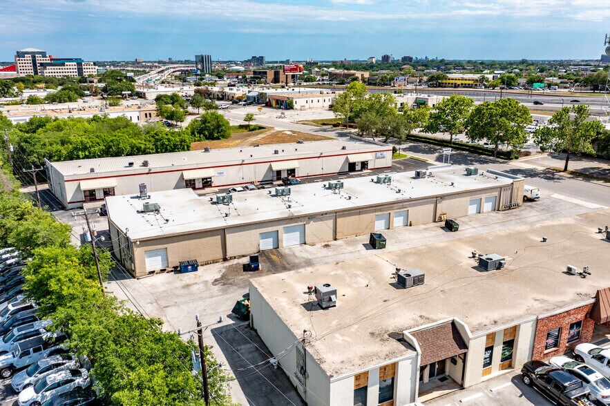10646 Gulfdale St, San Antonio, TX à louer - Aérien – Image 2 sur 6