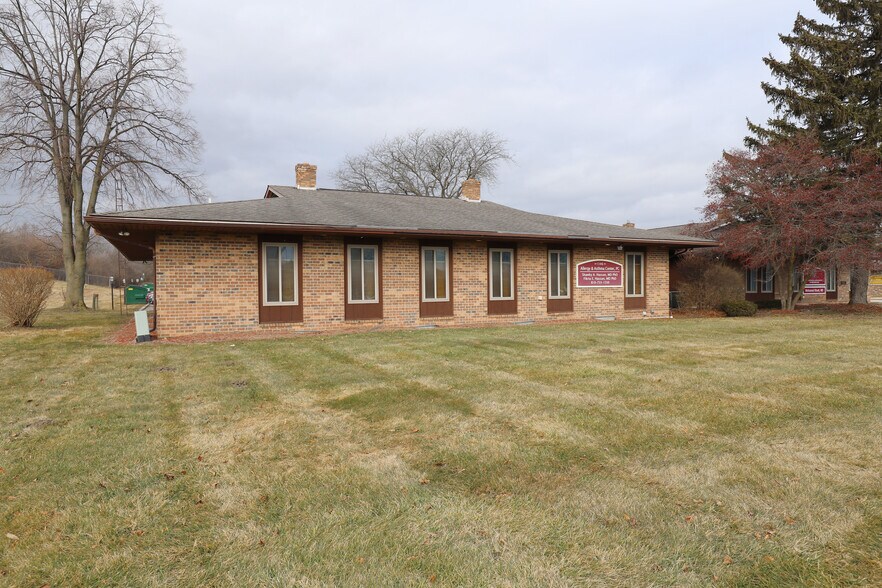 1146 S Linden Rd, Flint, MI à vendre - Photo de l’immeuble – Image 3 sur 15