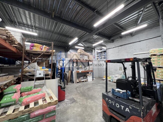 Plus de détails pour Industriel/Logistique à louer