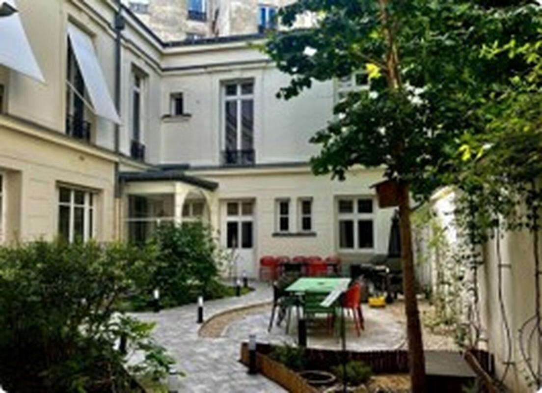 21 B Bis Rue De Bruxelles, Paris à louer Photo de l’immeuble– Image 1 sur 6