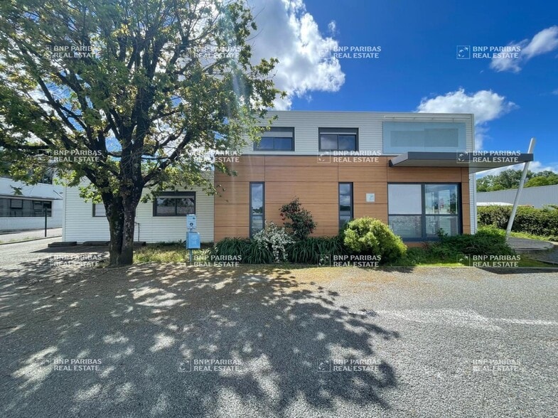 Local d'activités dans Eysines à vendre - Photo de l’immeuble – Image 1 sur 18