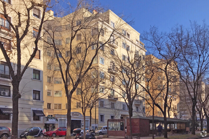 Calle De Juan Bravo, 25, Madrid, Madrid à louer - Photo de l’immeuble – Image 1 sur 3