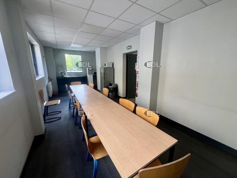 Local d’activités dans Sarcelles à louer - Photo intérieure – Image 2 sur 13