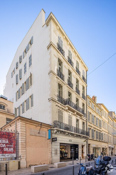 21 Rue Grignan, Marseille à louer - Photo de l’immeuble – Image 2 sur 2