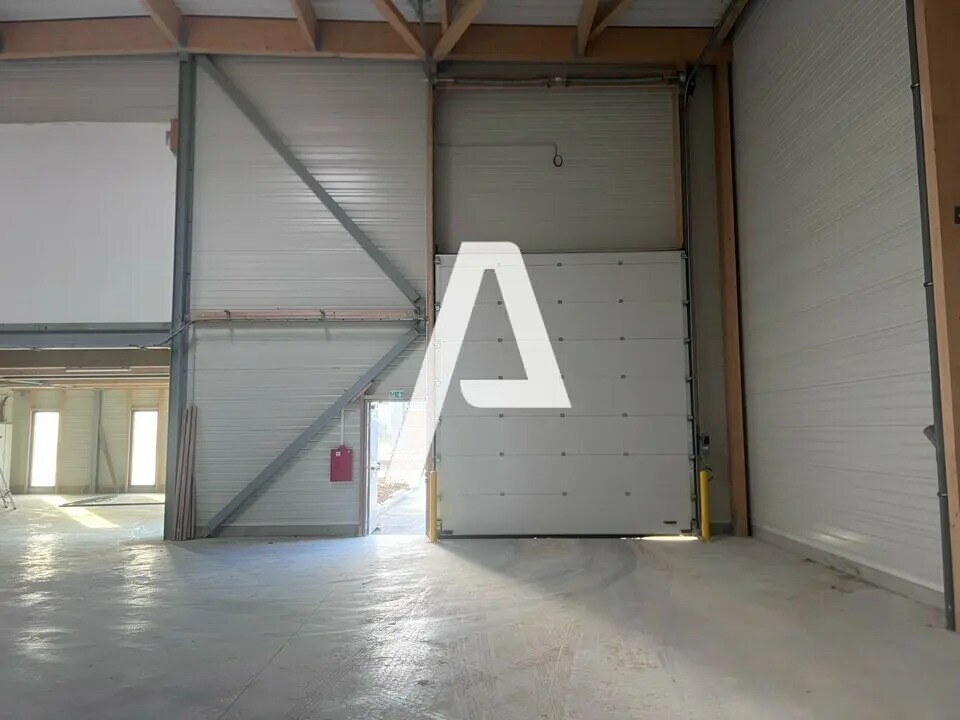 Local d’activités dans Courtry à louer Photo intérieure– Image 1 sur 5