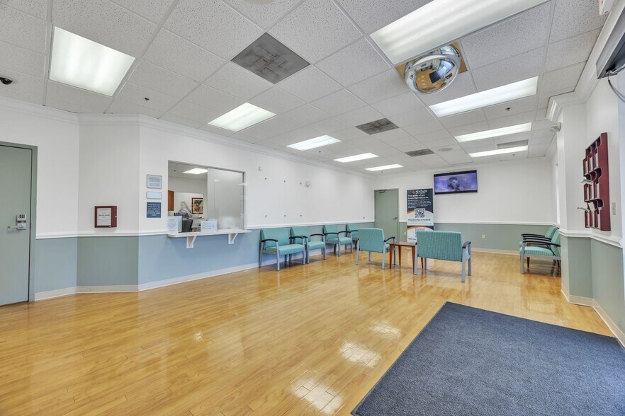 4665 S Congress Ave, Lake Worth, FL à louer - Photo de l’immeuble – Image 3 sur 15