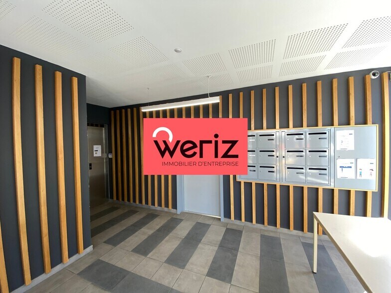 10 Place Bougainville, Marseille à louer - Photo de l’immeuble – Image 3 sur 7