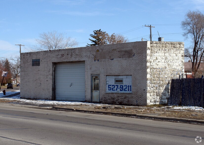 11820-11866 Gratiot Ave portefeuille de 2 biens à vendre sur LoopNet.fr - Photo principale – Image 2 sur 6