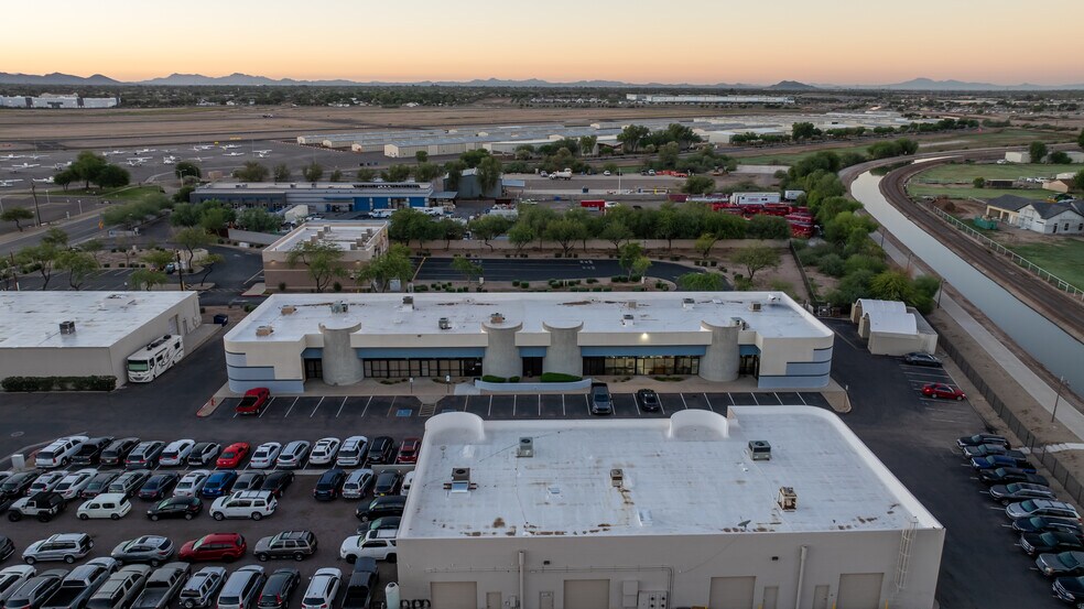 2330 S Airport Blvd, Chandler, AZ à vendre - Photo de l’immeuble – Image 2 sur 5