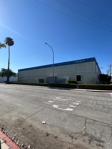 711 S Palm Ave, Alhambra, CA à louer - Photo de l’immeuble – Image 3 sur 4