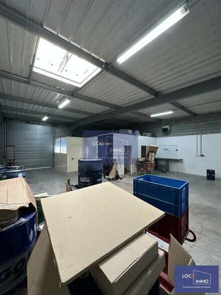 Local d’activités dans Le Haillan à louer - Photo intérieure – Image 2 sur 4