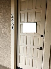 2301 W Lincoln Ave, Anaheim, CA à louer Photo intérieure– Image 1 sur 9