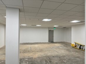 7677 Center Ave, Huntington Beach, CA à louer Photo intérieure– Image 2 sur 2