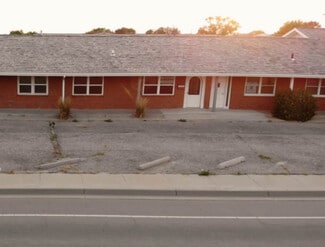 Plus de détails pour 3003 Hall St, Hays, KS - Bureau à vendre