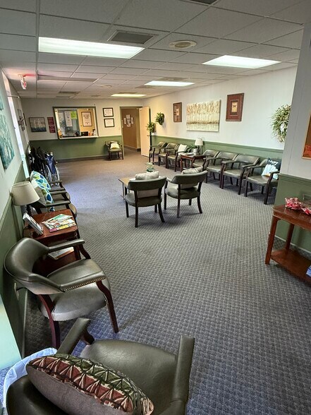 609 Brunson Dr, Tupelo, MS à louer - Photo de l’immeuble – Image 3 sur 17