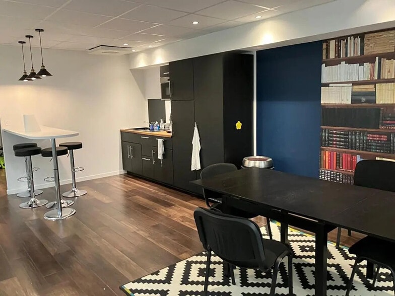 Bureau dans Tours à louer - Photo de l’immeuble – Image 1 sur 6