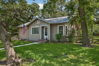 Plus de détails pour 115 Oak Park Dr, Boerne, TX - Bureau à vendre