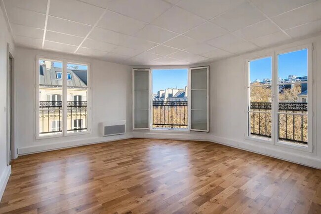 Plus de détails pour 23 Boulevard De Sébastopol, Paris - Bureau à louer