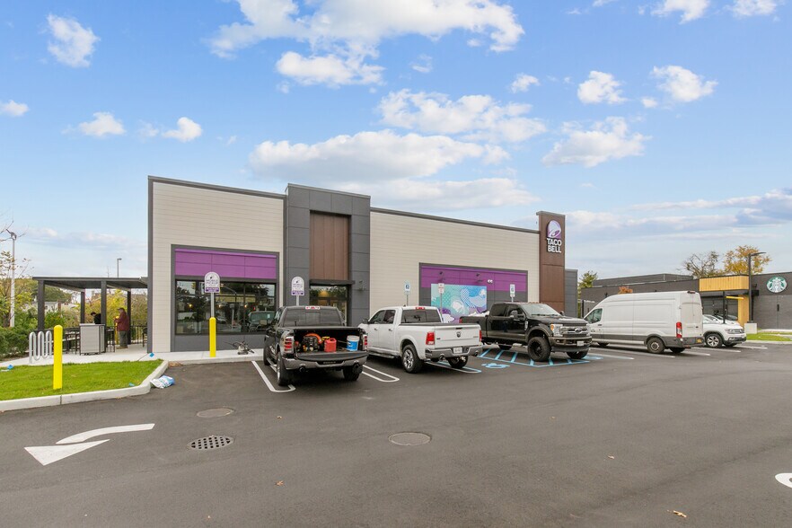 596 Franklin Ave, Franklin Square, NY à vendre - Photo de l’immeuble – Image 3 sur 8