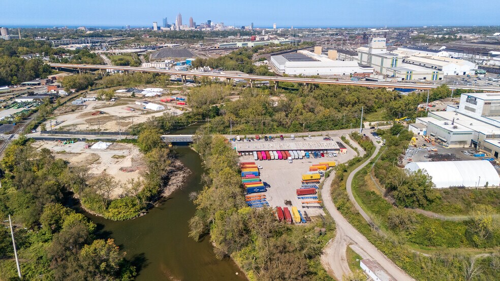 550 Harvard Ave, Cuyahoga Heights, OH à louer - Photo de l’immeuble – Image 2 sur 8