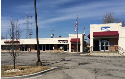 5428 S 108th St, Hales Corners, WI à louer - Photo de l’immeuble – Image 1 sur 15