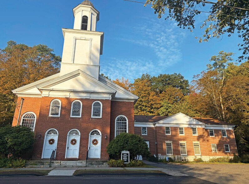 17 Church St N, New Hartford, CT à vendre - Photo de l’immeuble – Image 2 sur 14