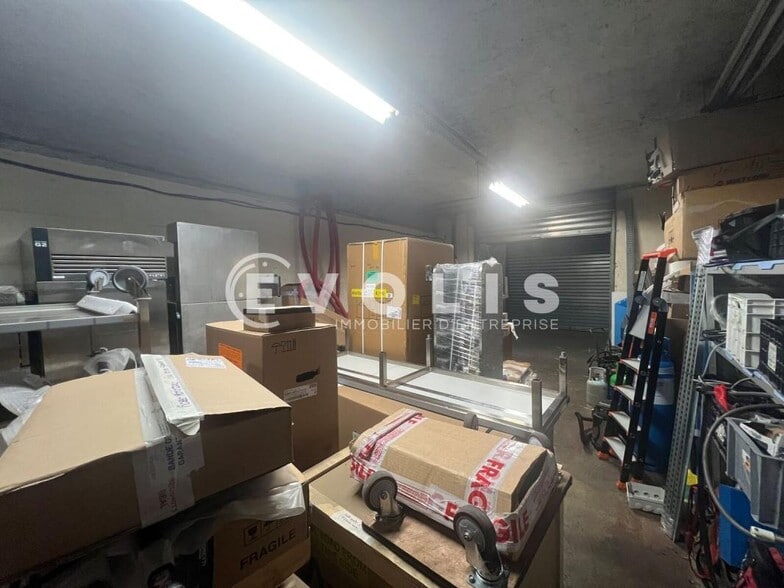 Local d’activités dans Chennevières-sur-Marne à louer - Photo de l’immeuble – Image 3 sur 8