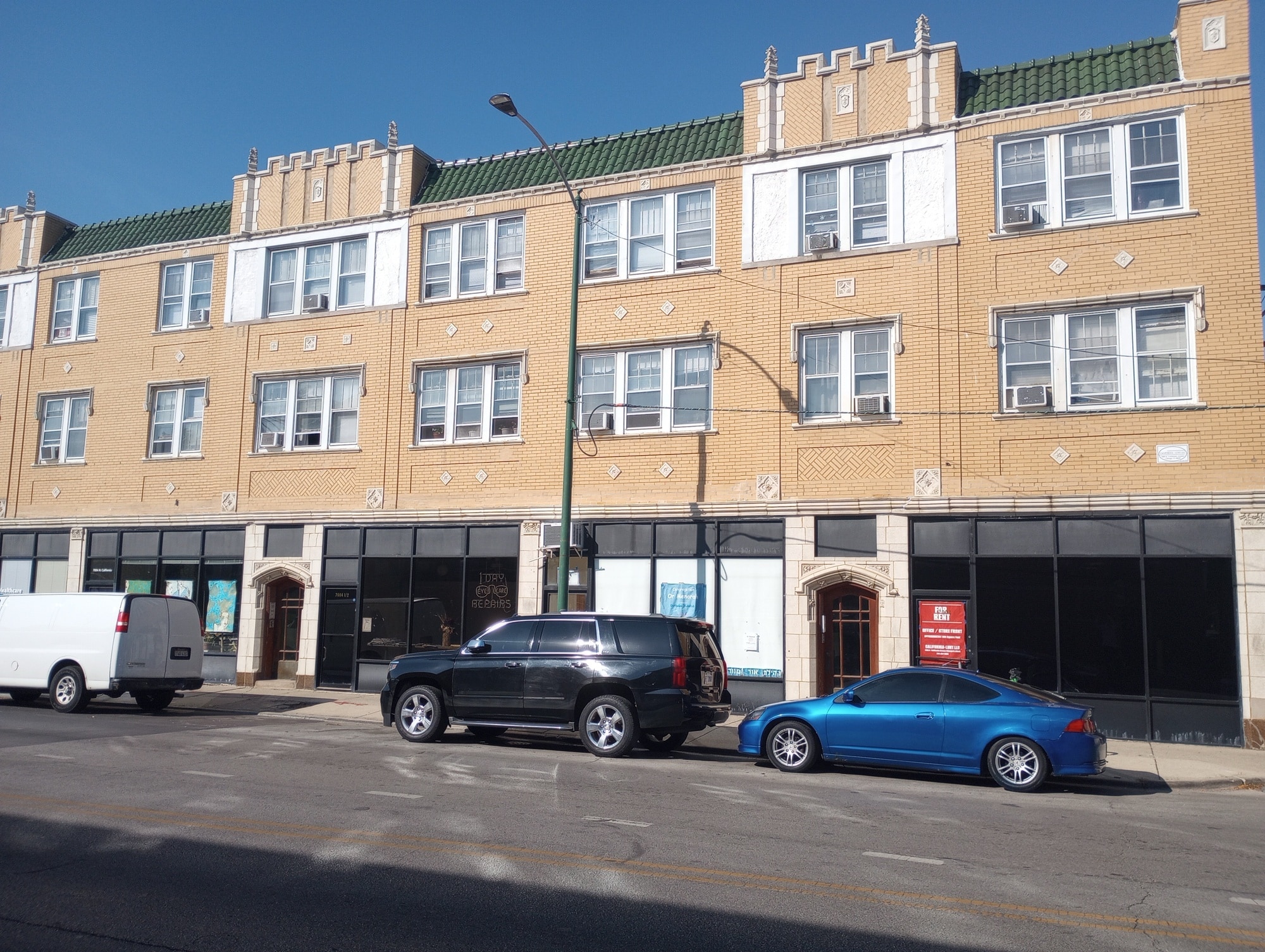 7000-7008 N California Ave, Chicago, IL à louer Photo de l’immeuble– Image 1 sur 7