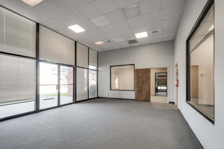 22475 Community Dr, New Caney, TX à vendre - Photo de l’immeuble – Image 3 sur 30