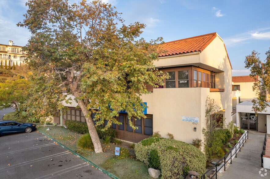 657 Camino de los Mares, San Clemente, CA à louer - Photo de l’immeuble – Image 2 sur 14