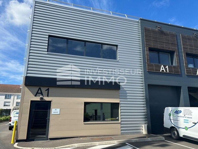 Local d’activités dans Villemoisson-sur-Orge à louer - Photo de l’immeuble – Image 2 sur 3