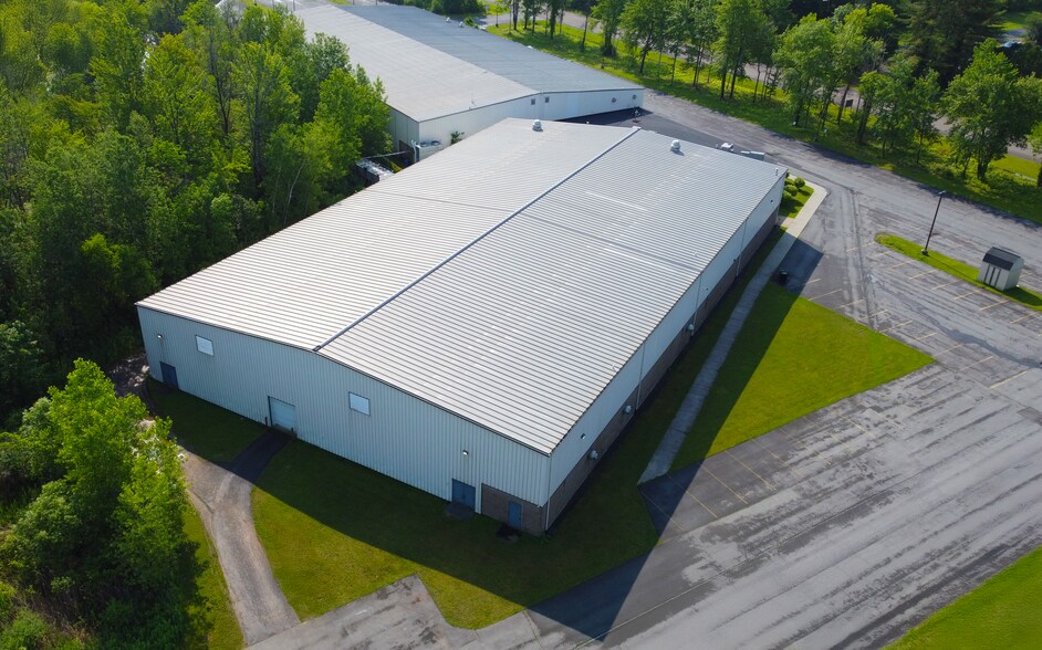 2725 W Entry Rd, Baldwinsville, NY à louer - Photo de l’immeuble – Image 3 sur 6