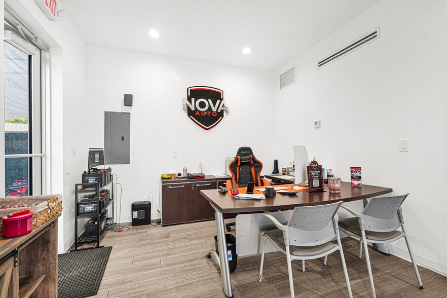 9621 NW 27th Ave, Miami, FL à vendre - Photo de l’immeuble – Image 2 sur 60