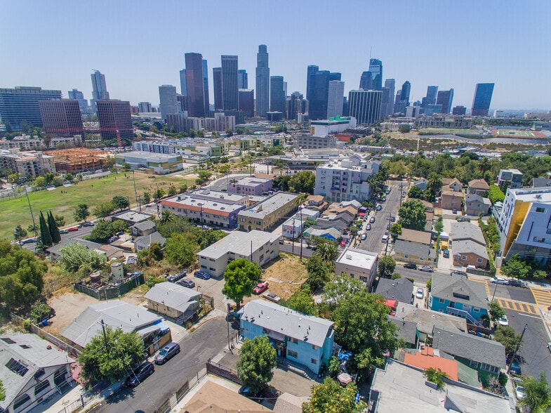 1217 W Court St, Los Angeles, CA à vendre - Photo de l’immeuble – Image 2 sur 23