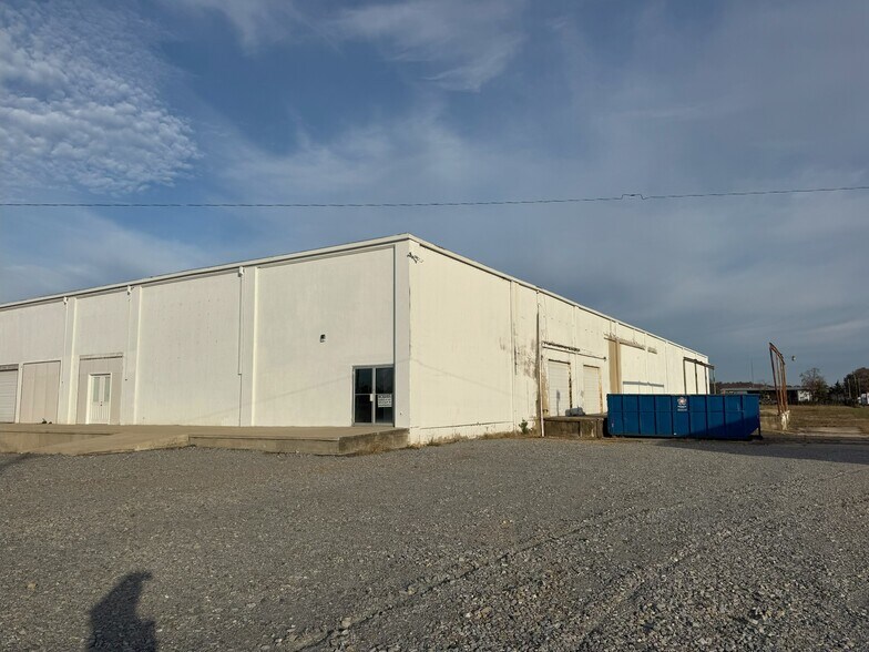 E Harper St, Poplar Bluff, MO à louer - Photo de l’immeuble – Image 3 sur 12